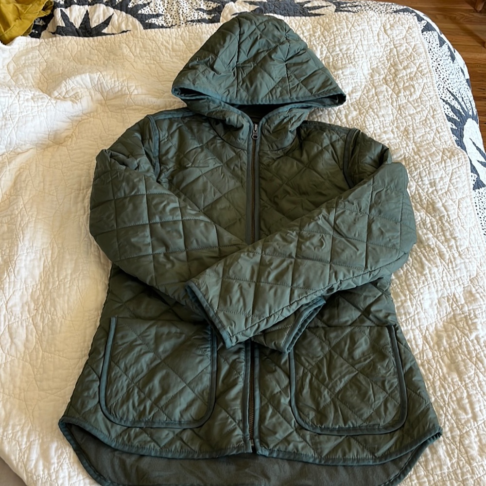 OLD NAVY- hooded quilted jacket size small